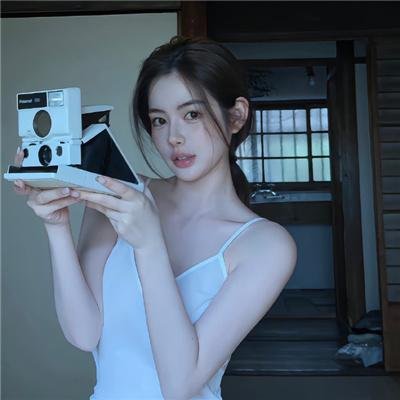 背背篓的网球少年